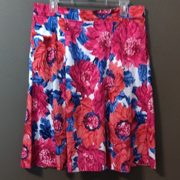 Talbots Dresses & Skirts - Talbots bright floral flowy skirt with pockets